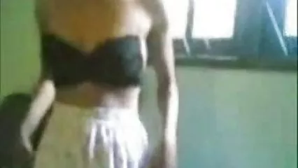 అబ్బాయిలు ముద్దాడుతాడు ఒక సొగసైన అందం తో సెక్స్ బి ఎఫ్ కావాలి గొరుగుట వచ్చింది పూకు